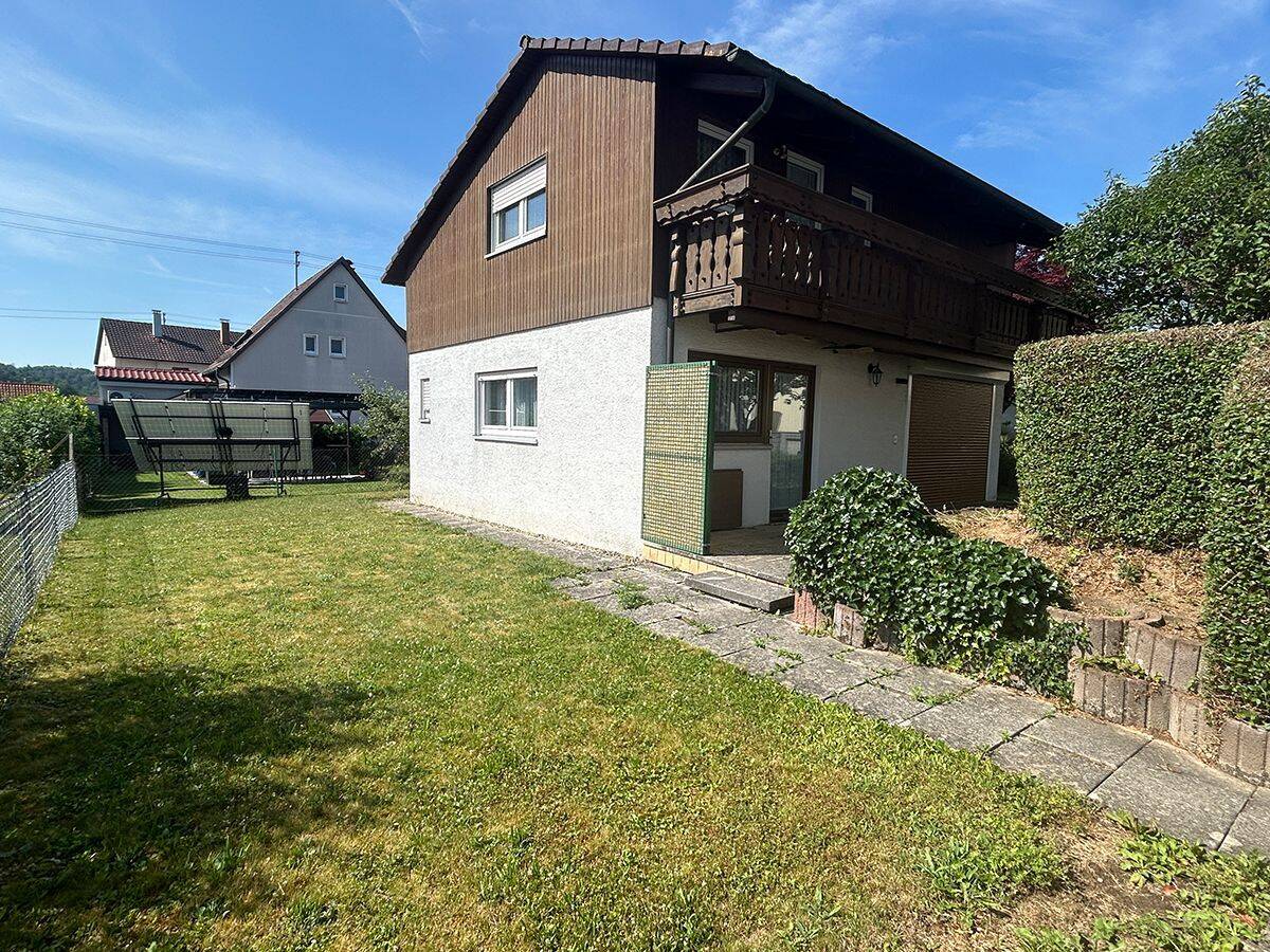 Nufringen: "Rarität, nicht nur für Autobastler" Einfamilienhaus mit Nebengebäude und Hebebühne! – Nufringen – Vorschaubild 6