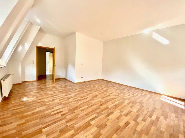 Außergewöhnliche 2,5 Zimmer-Dachgeschoß Maisonette-Wohnung in Löbtau für junge Mieter – Dresden – Vorschaubild 3