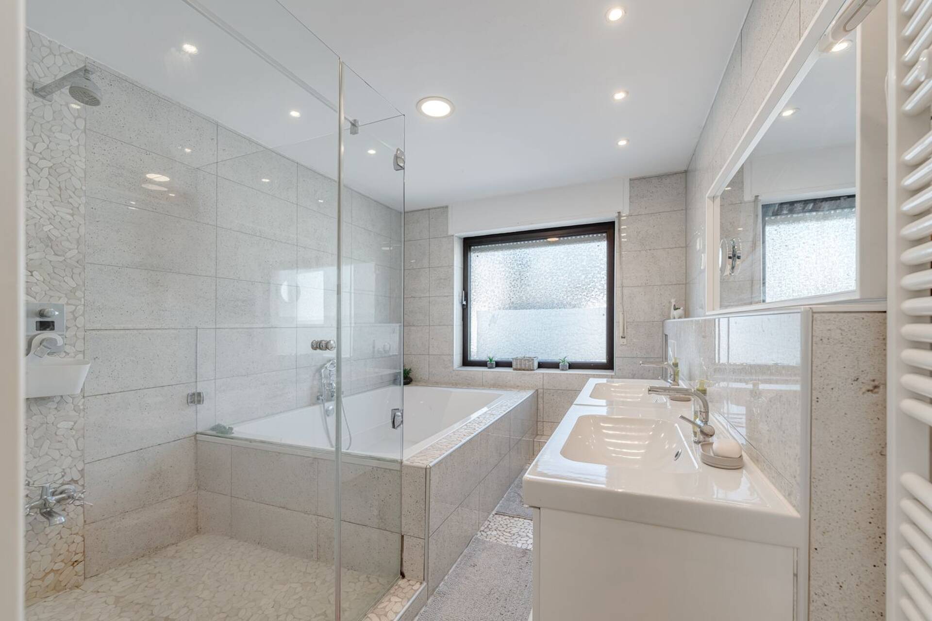 Haus in 47443 Moers mit 280 m² kaufen