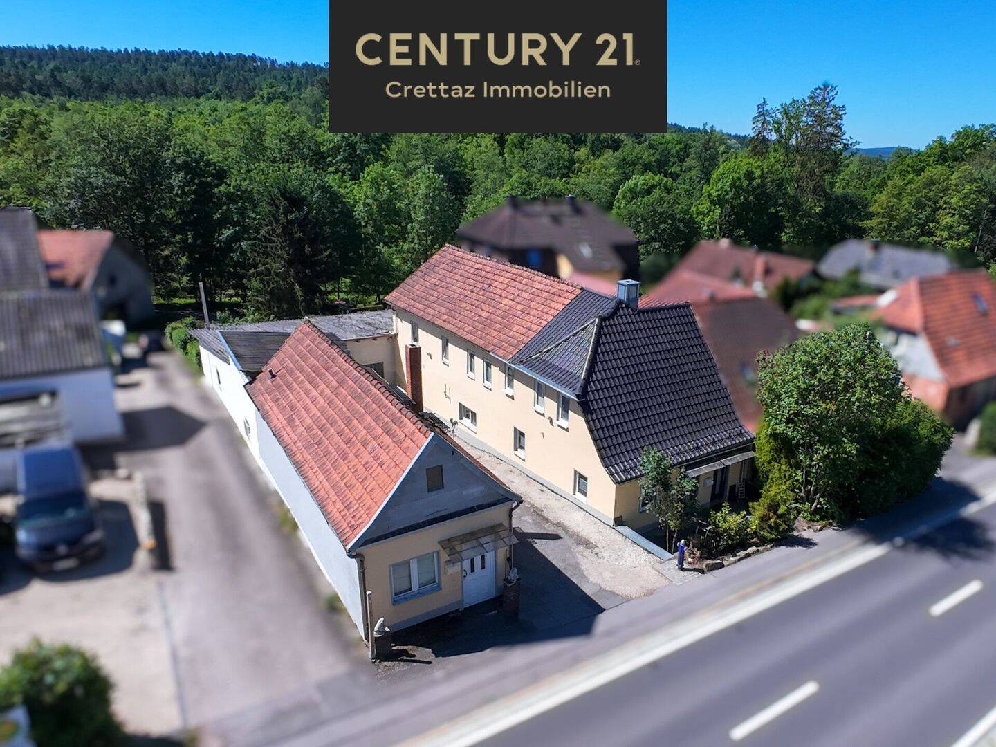 Attraktive Kapitalanlage mit 4 Wohneinheiten und Entwicklungspotenzial in Tambach bei Coburg – Weitramsdorf – Bild 1 von 9