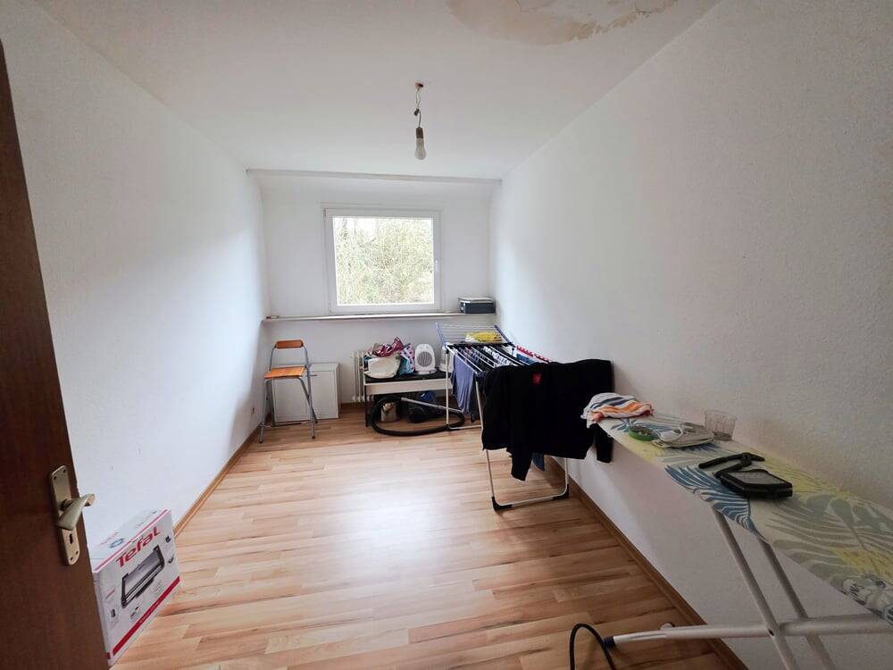 Gepflegte 4-Zimmer-Wohnung mit Ausbaupotenzial sowie Garagen und Parkplatz in Trier-Olewig – Trier – Vorschaubild 9
