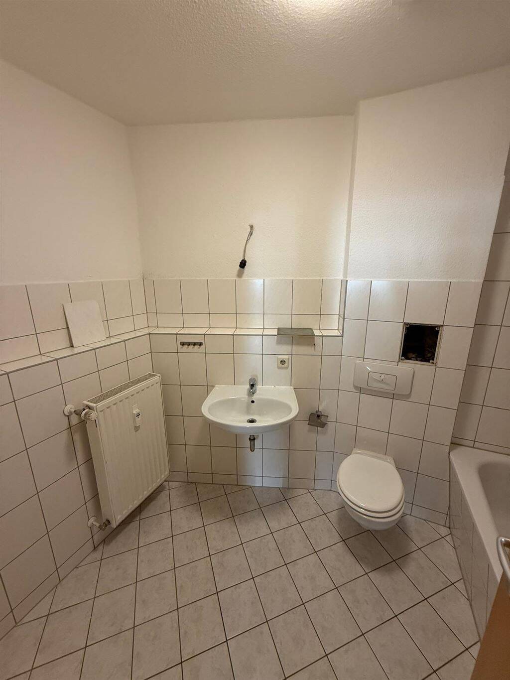 Großzügige Hinterhaus 2-Zimmer mit Laminat, EBK und Wannenbad in uninaher Lage! – Chemnitz – Vorschaubild 9