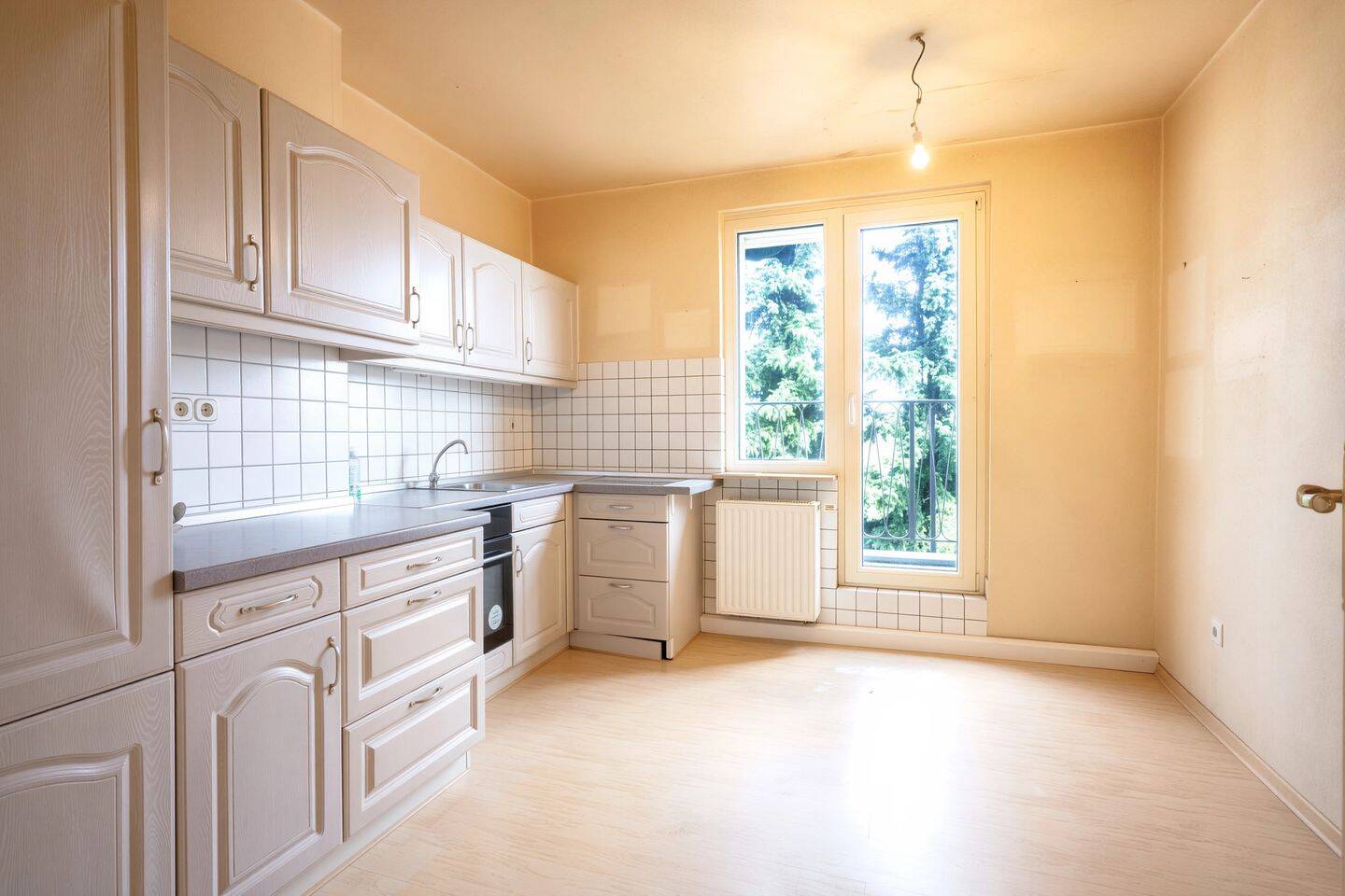 Über den Dächern von Düsseltal - 3-Zimmer-Wohnung mit Aufzug, großem Balkon und Gestaltungspotenzial – Düsseldorf – Vorschaubild 7