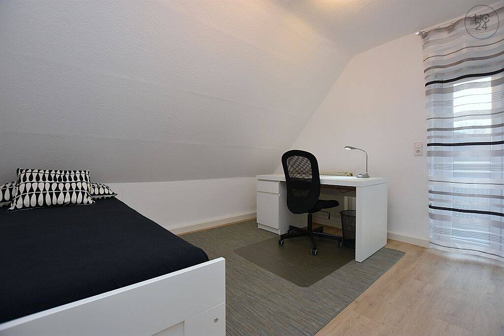 Schön möblierte Wohnung mit Balkon in Stuttgart Mühlhausen – Stuttgart – Vorschaubild 7