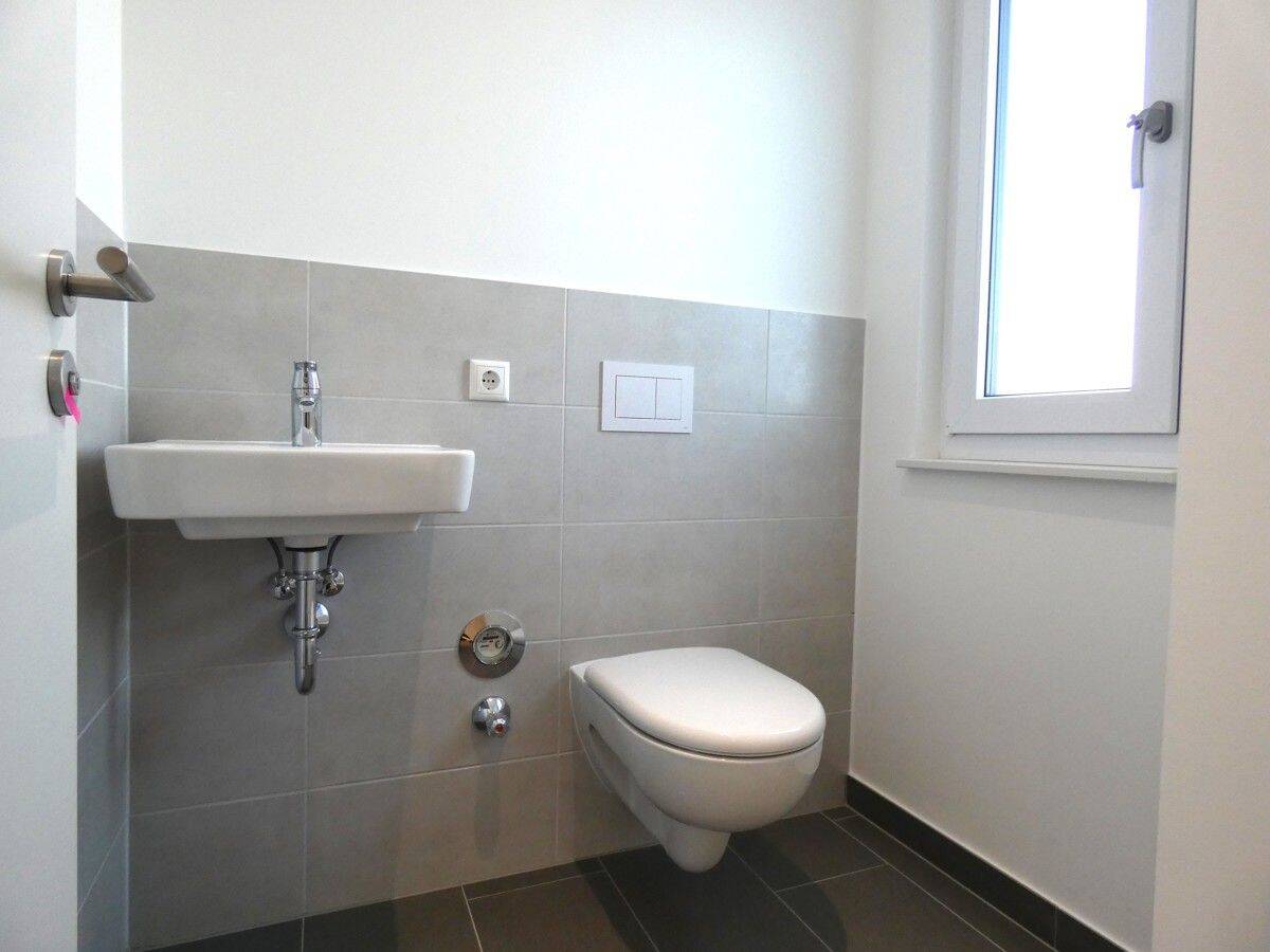 ZWEITBEZUG! Neuwertige Maisonette-Wohnung mit Garten und Stellplatz in Bierstadt-Nord – Wiesbaden – Vorschaubild 7