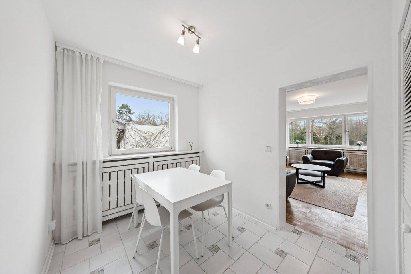 Sonnige Dreizimmerwohnung mit Balkon in ruhiger Zehlendorf Lage – Berlin – Vorschaubild 5