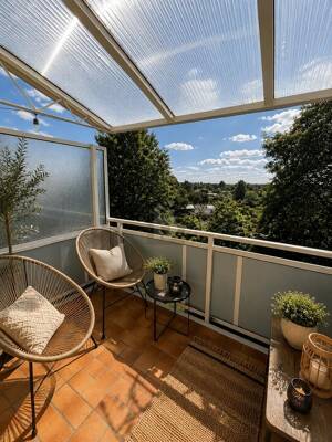 WOHNEN MIT BALKON & BLICK INS GRÜNE!