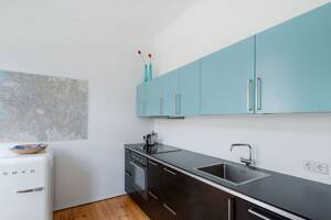 Urbanes Wohnen in zentraler Lage: Helle 2-Zimmer-Wohnung mit zwei Balkonen – 10555 Berlin – Vorschaubild 2