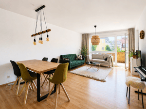 Gut geschnittene, helle 3-Zimmer-Wohnung mit sonniger Innenhofloggia, Balkon und TG-Stellplatz in der List – 30161 Hannover – Vorschaubild 2
