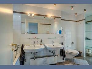 Möbliert: Helle Maisonettewohnung mit Balkon und Dachterrasse – 81377 München – Vorschaubild 9