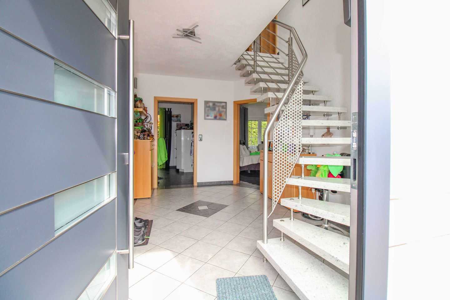 Ideales Familienhaus mit diversen Extras in Top Lage wartet auf Sie – Oldenburg – Vorschaubild 3