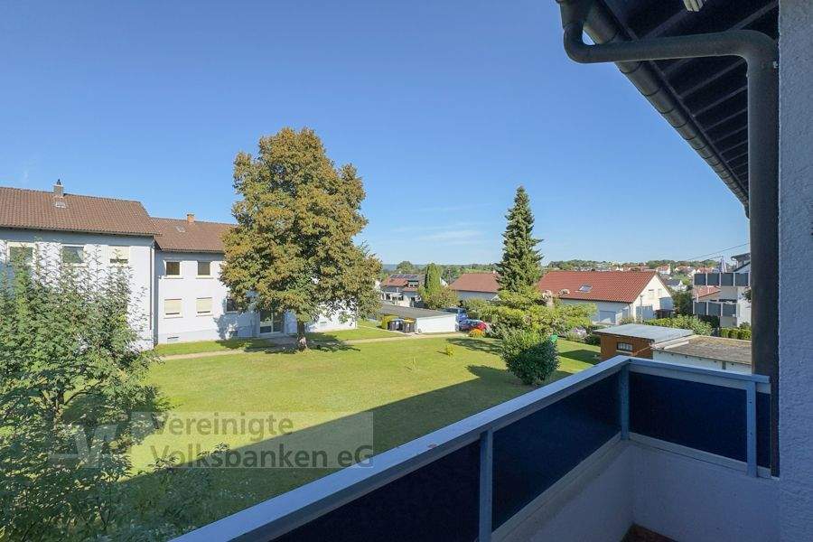 Großzügige 3 Zimmerwohnung mit Garage - sofort frei