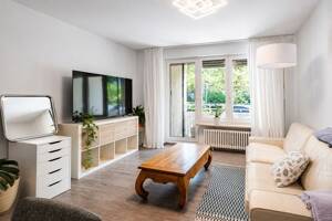 AIGNER - Sanierte 2-Zimmer-Wohnung mit Ostloggia in Daglfing