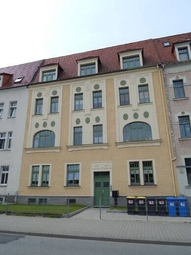 Kleine Zweiraumohnung mit Balkon und Stellplatz