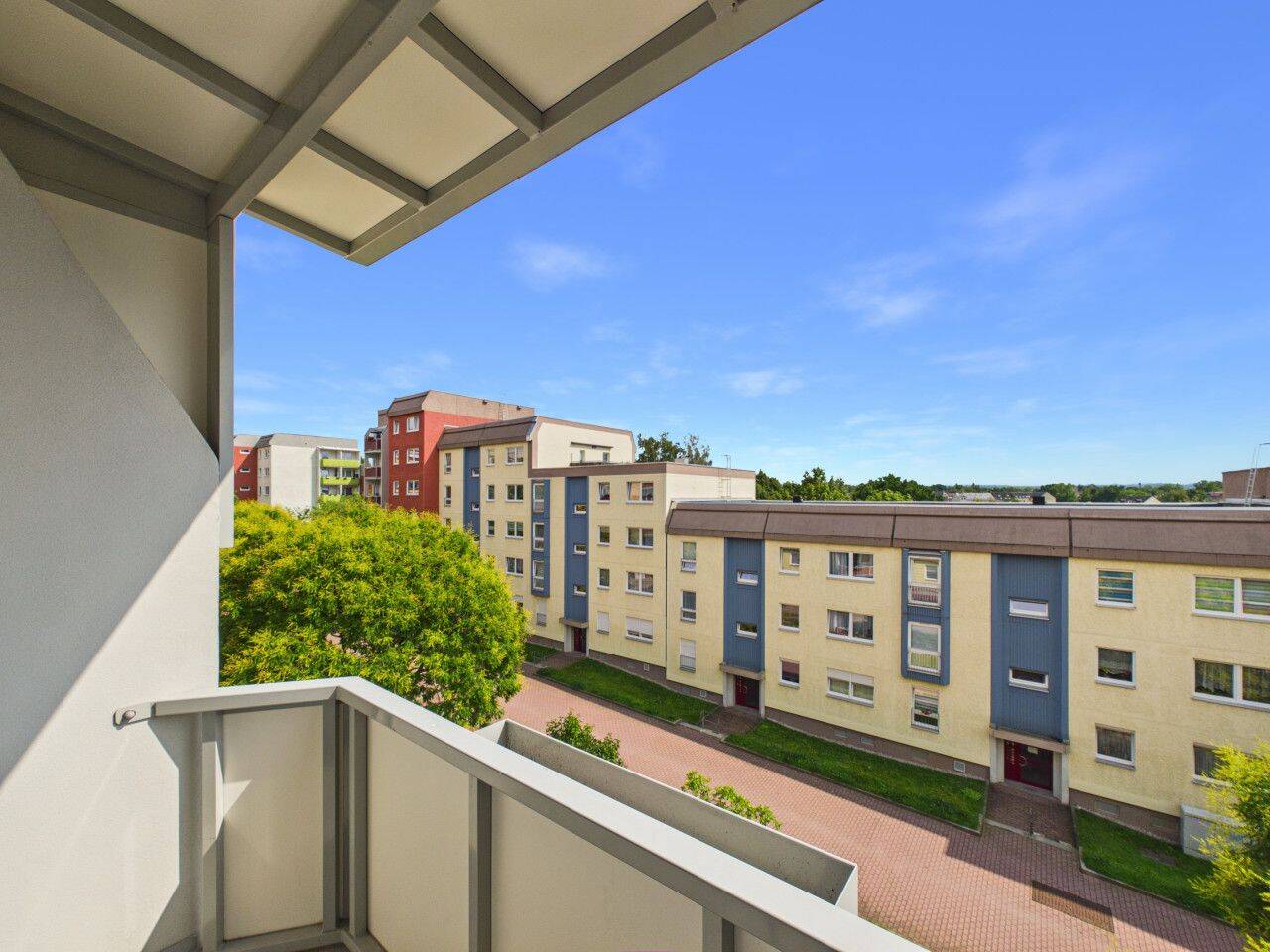 Pärchenwohnung im Grünen mit Balkon und großem Wohnzimmer – Chemnitz – Vorschaubild 4