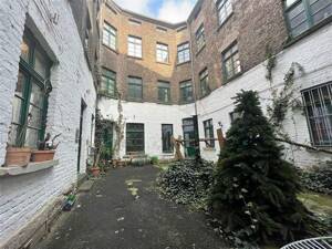 Mit Charme in D-Altstadt! Renoviertes Stadthaus im Hinterhof zu vermieten