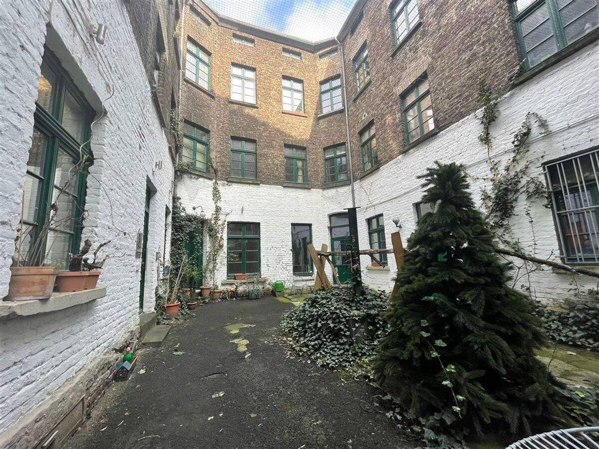 Mit Charme in D-Altstadt! Renoviertes Stadthaus im Hinterhof zu vermieten – 40213 Düsseldorf – Bild 1 von 9