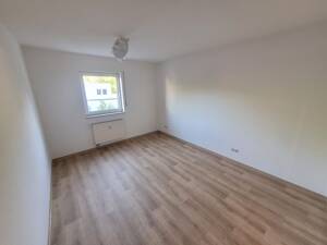 helle 3 Zimmer Wohnung mit großem Balkon und Tiefgarage – Bernsdorfer Straße 186 a, 9126 Chemnitz – Vorschaubild 5