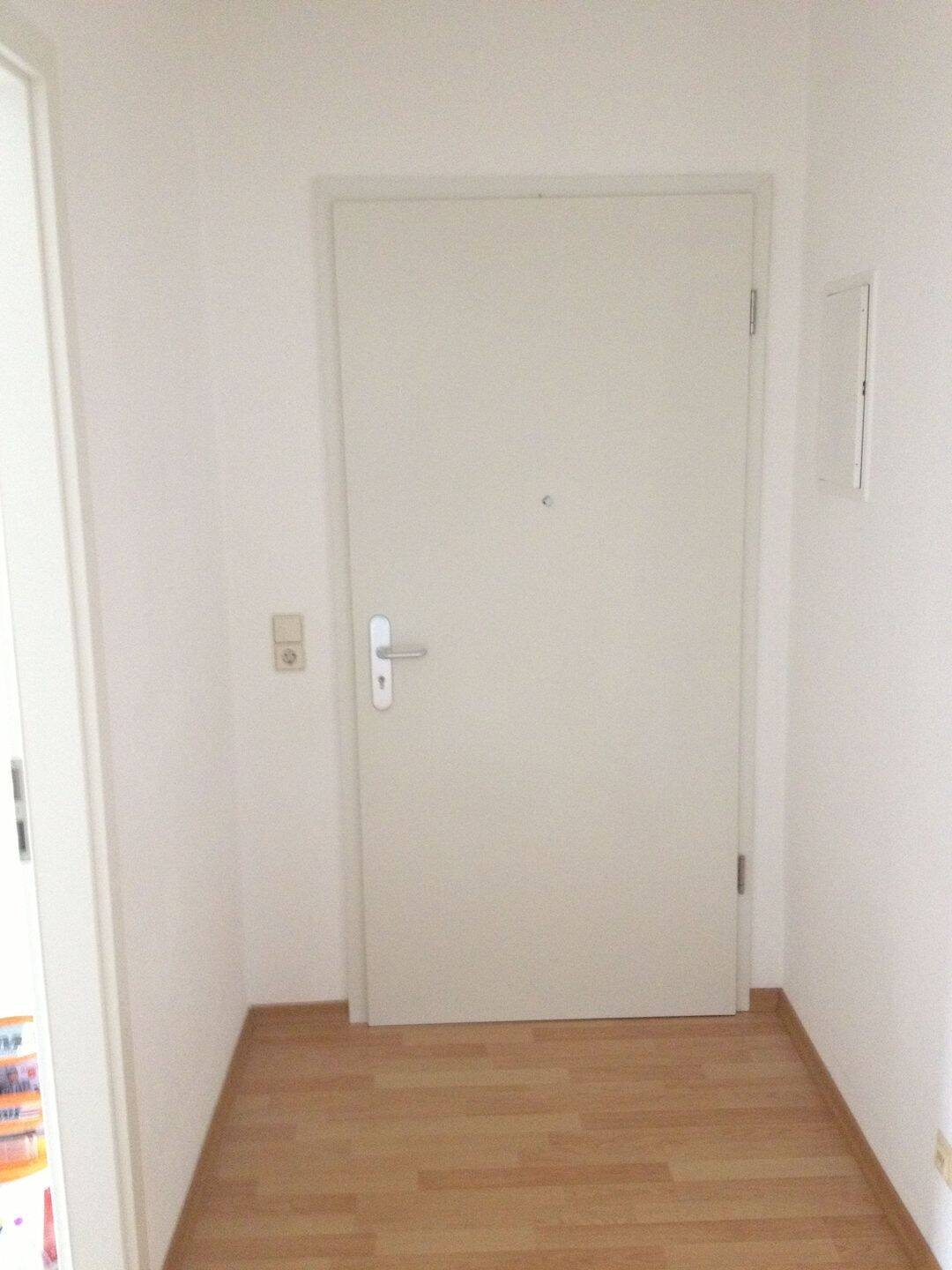 3-Raum Wohnung mit Balkon, Einbauküche, Stellplatz – Chemnitz – Vorschaubild 6