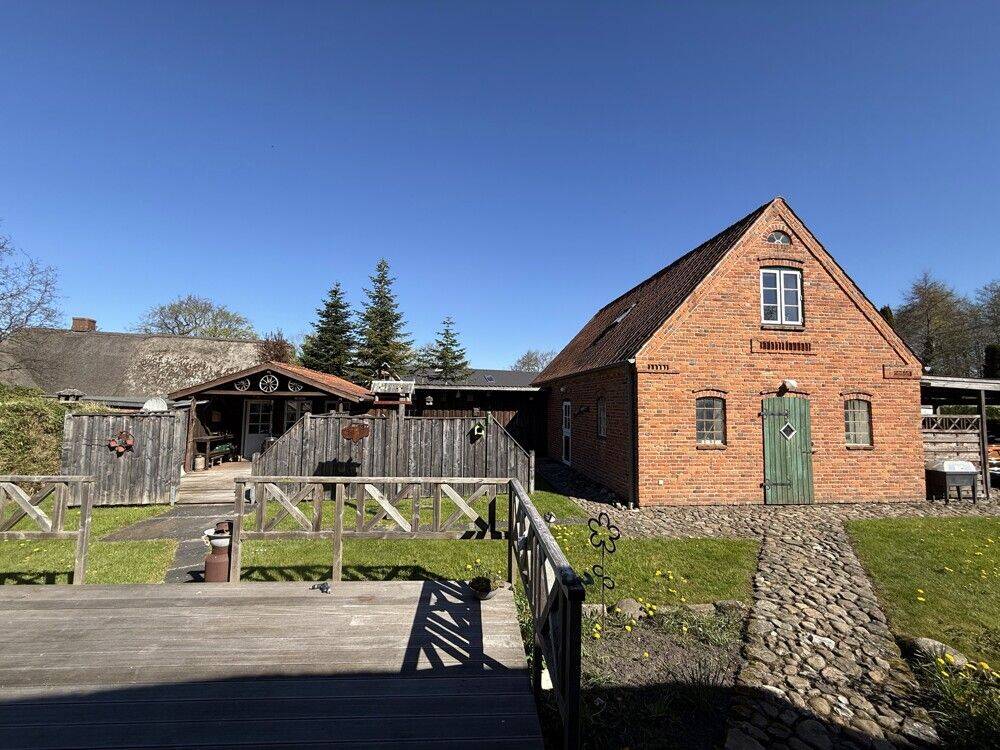 Ein norddeutsches Original - Stilvolles Reetdachhaus mit Einliegerwohnung, Werkstatt , Garagen und mit vielseitigem Nutzungspotenzial! – Breklum – Vorschaubild 6