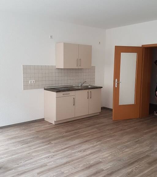 25 m² Wohnbereich mit offener Küche + inkl. EBK * / Vinyl / Bad mit Wanne – Chemnitz – Vorschaubild 5