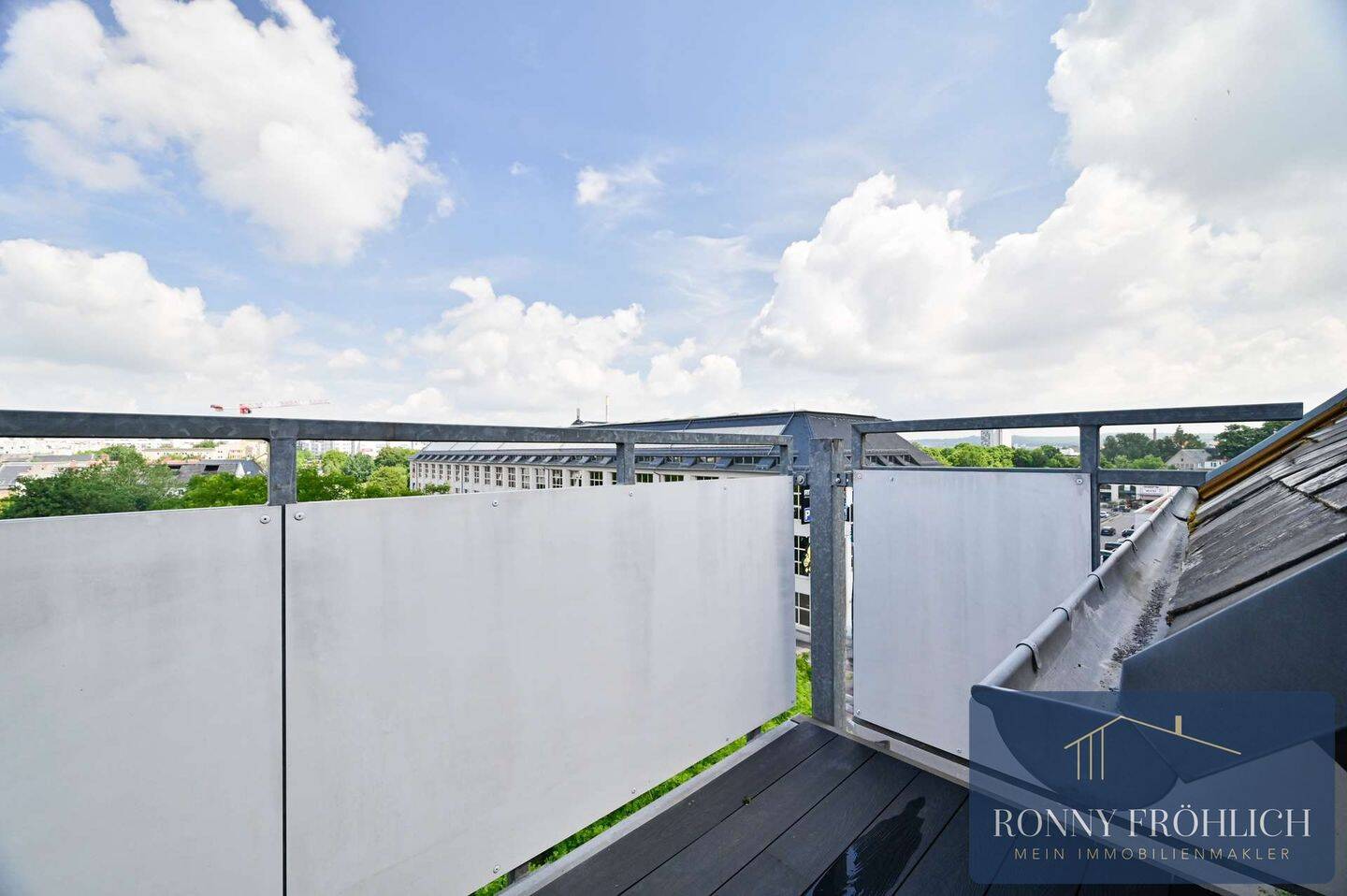 WOW! Frisch saniert: Stilvolle 3-Raum-Maisonette mit Balkon, Aufzug & Fernblick auf dem Kaßberg! NEU – Chemnitz – Vorschaubild 4