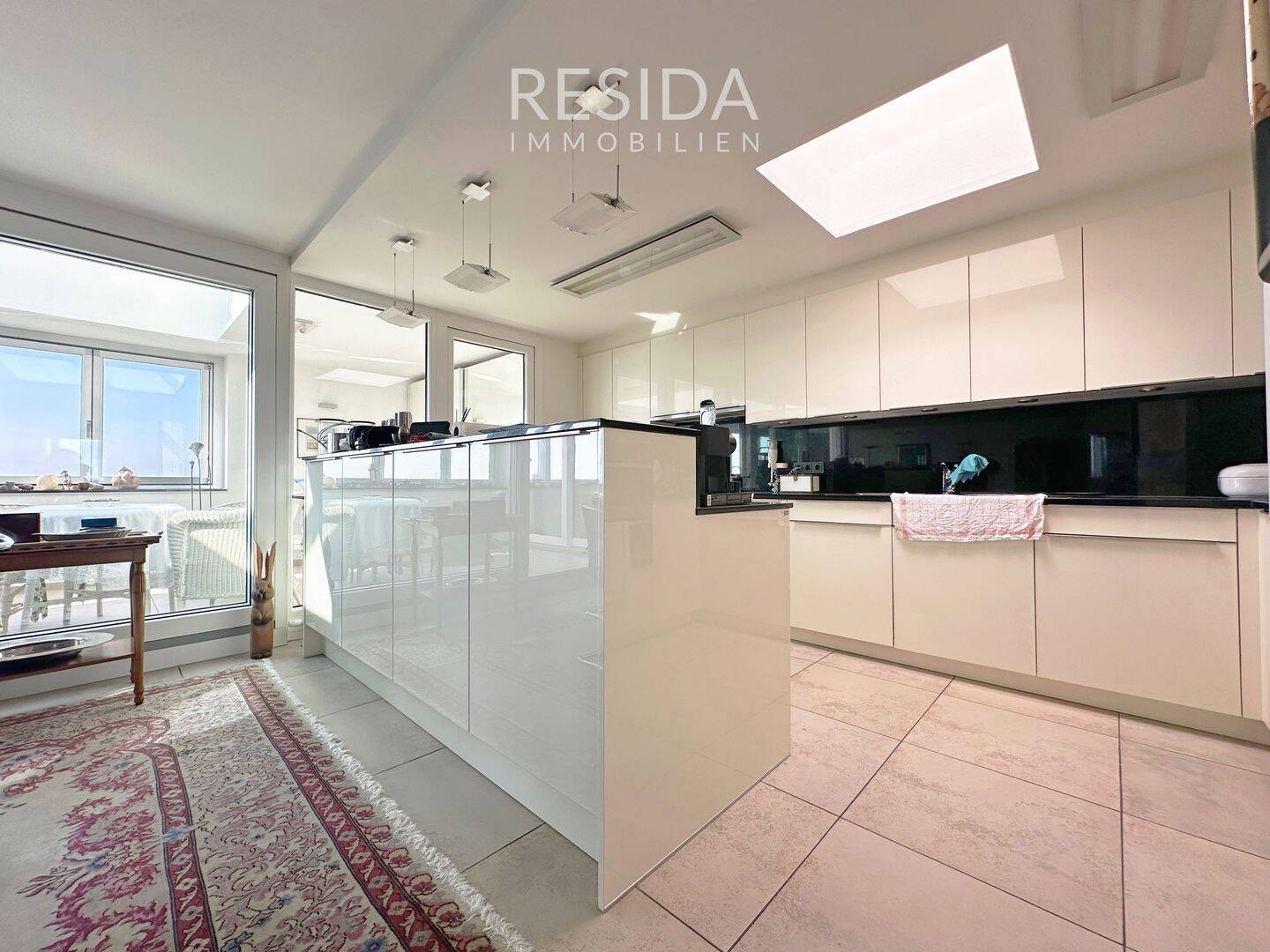 Exklusives Penthouse im 20. OG mit Panorama-Wintergarten, Klima, EBK & TG-Stellplatz – Stuttgart – Vorschaubild 7