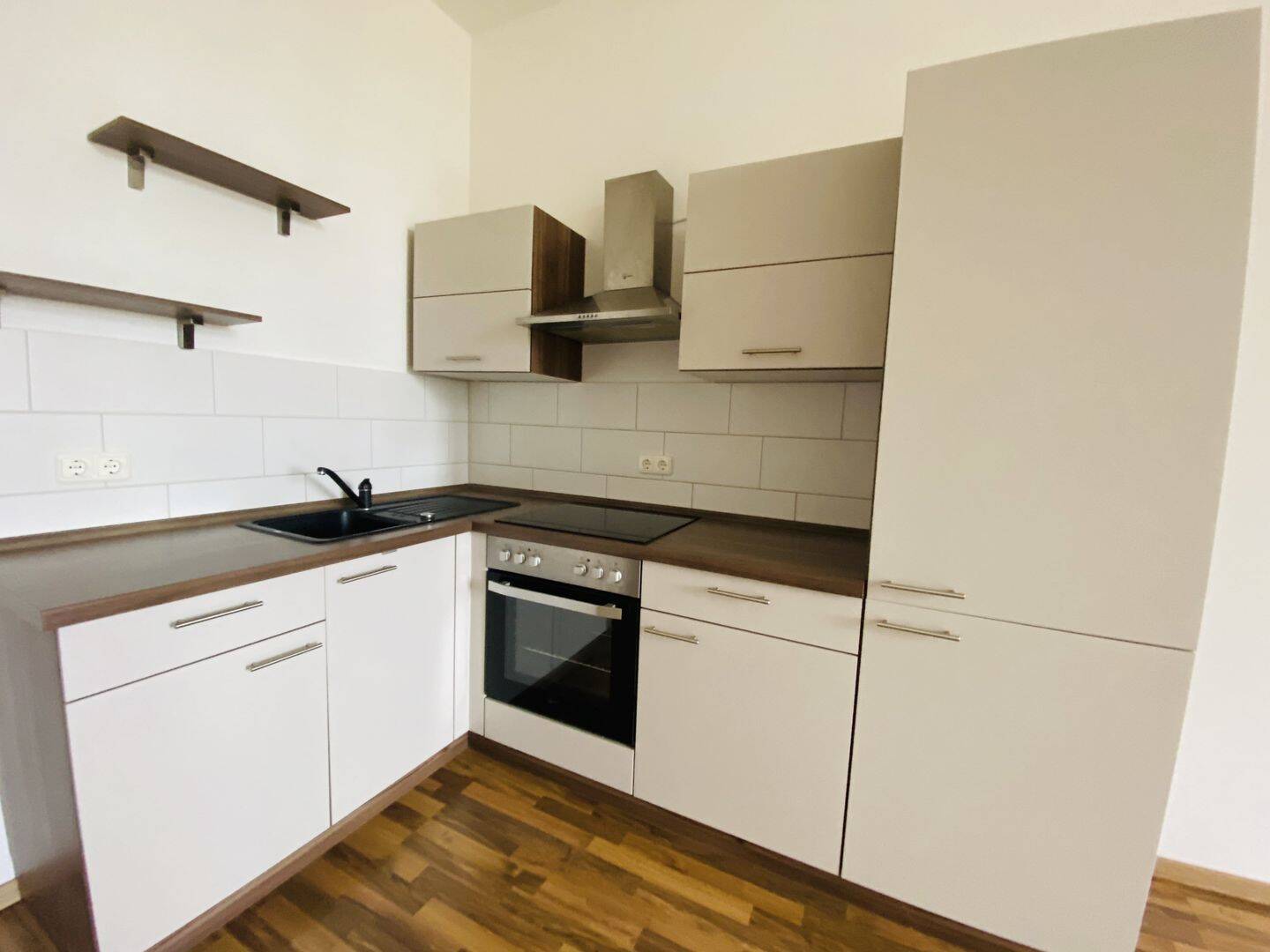 Traumhafte 2-Zimmer-Wohnung mit Balkon & saniertem Bad im begehrten Stadtfeld – Magdeburg – Vorschaubild 3
