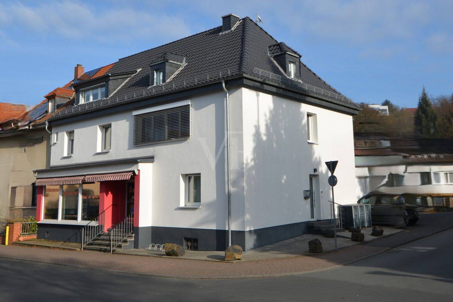 Neuer Preis! Gepflegtes Wohn- und Geschäftshaus in stadtnaher Lage – Idstein – Vorschaubild 2