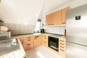 Dachgeschossflair trifft Wohnkomfort: 3,5 Zi. mit Balkon und Tiefgaragenstellplatz – 89160 Dornstadt – Vorschaubild 9