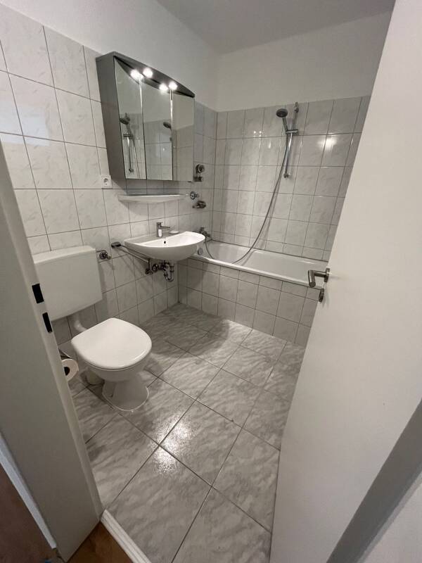 Etagenwohnung in 50829 Köln mit 75 m² kaufen