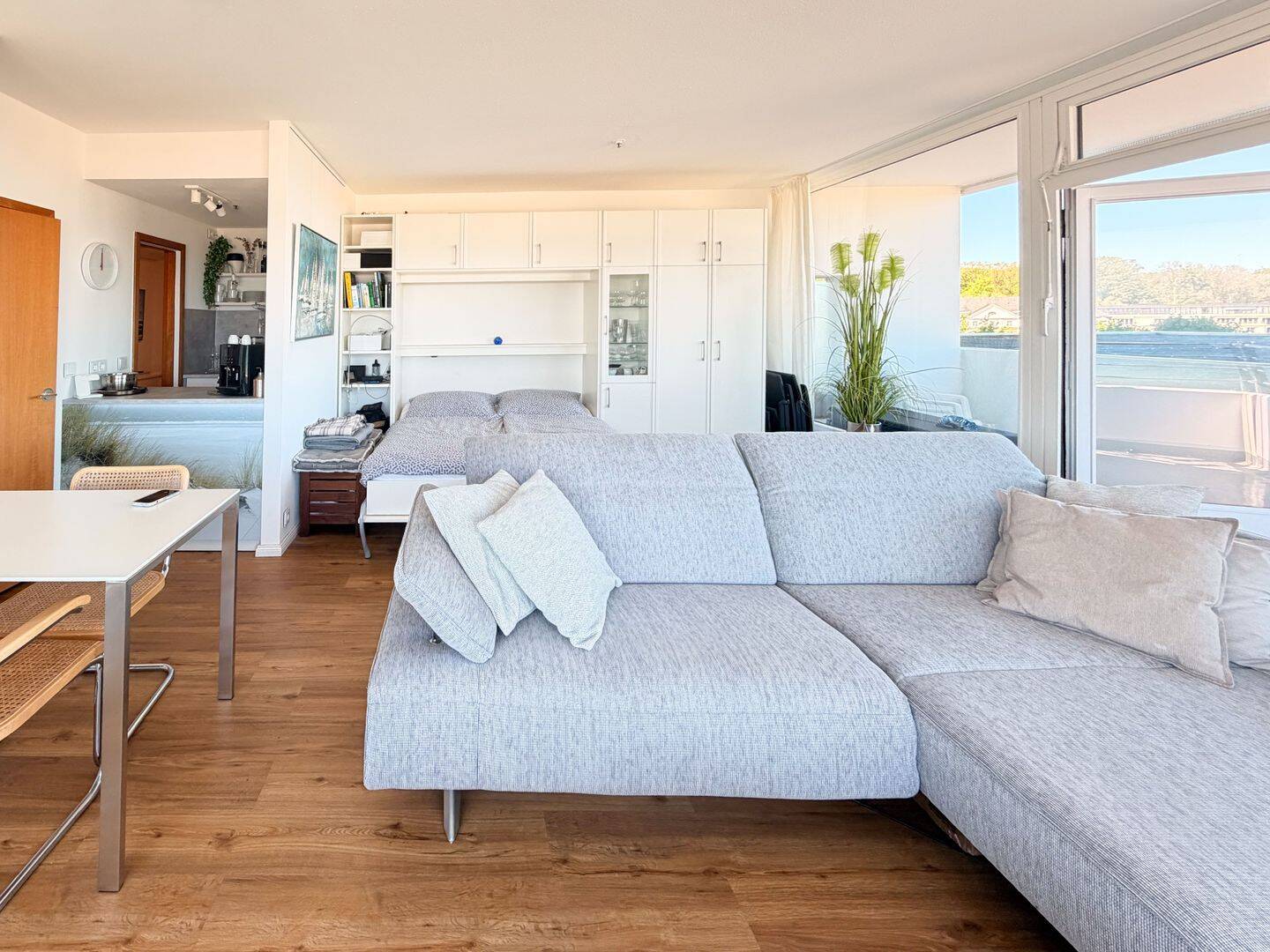 Panoramablick auf die Ostsee - Modernisiertes Apartment mit Eckbalkon – Lübeck – Vorschaubild 5