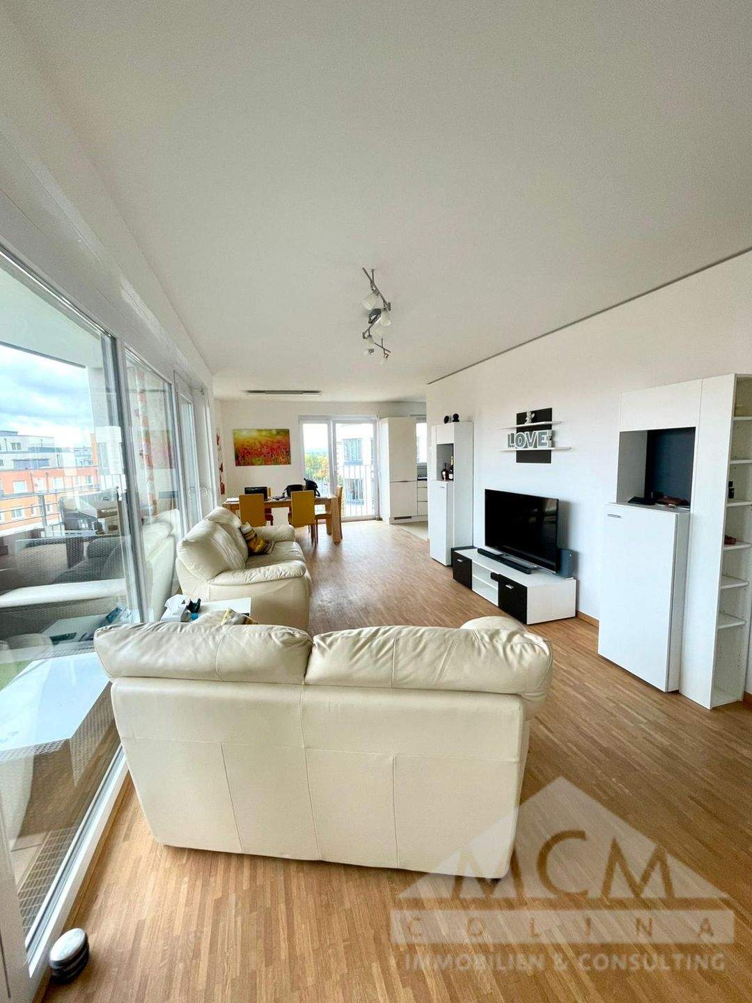 Möblierte, großzügige 4-Zimmer-Wohnung mit Balkon in Bockenheim / Rebstockpark - Nähe Europavier