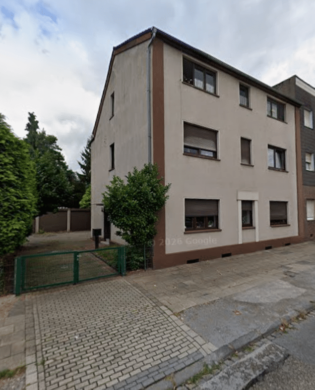 Freundliche 4,5-Zimmer-Wohnung mit großem Gartenanteil – Oberhausen – Vorschaubild 2