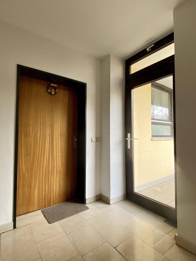 von privat - 12 qm Südbalkon, ruhige Innenhoflage, 50 m zur U-Bahn – München – Vorschaubild 6