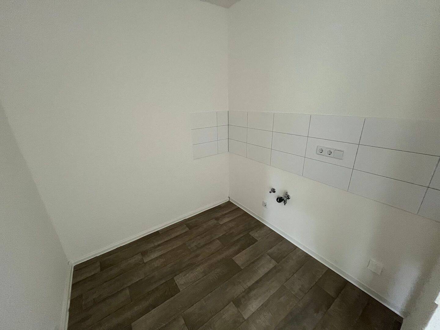 Frisch saniert mit Balkon - Ihr neues Zuhause wartet – Chemnitz – Vorschaubild 3