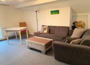 2-Zimmer Dachgeschoss Wohnung auf Zeit zu vermieten (bis 6 Monate)