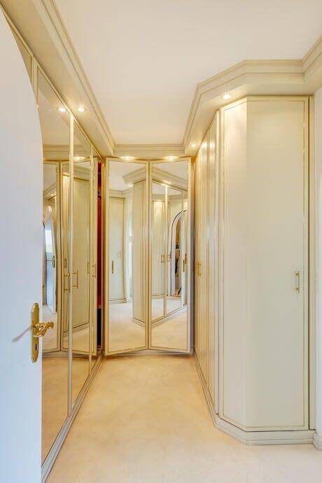 Möbliert: Sehr schöne 2-Zimmer Wohnung im 6. OG mit Blick ins Grüne – München – Vorschaubild 5