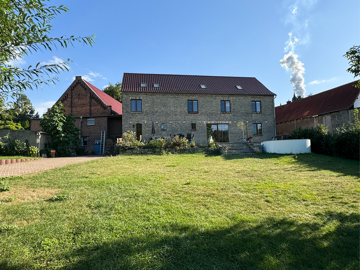 Moderner Dreiseitenhof in ruhiger Dorflage – Schkopau – Vorschaubild 2