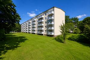 Gepflegte & sonnige 3-Raum-Wohnung über den Dächern der Südstadt. Ca. 62m² Wfl., Stellplatz & Kellerraum! – 18059 Rostock – Vorschaubild 2