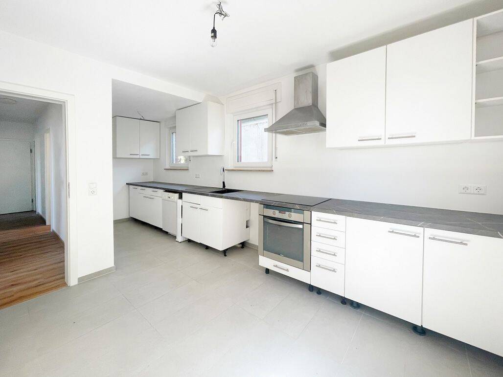 Erstbezug nach Sanierung! Schöne 3 Zimmer-Wohnung mit Einbauküche und tollem Fernblick – Stuttgart – Vorschaubild 4