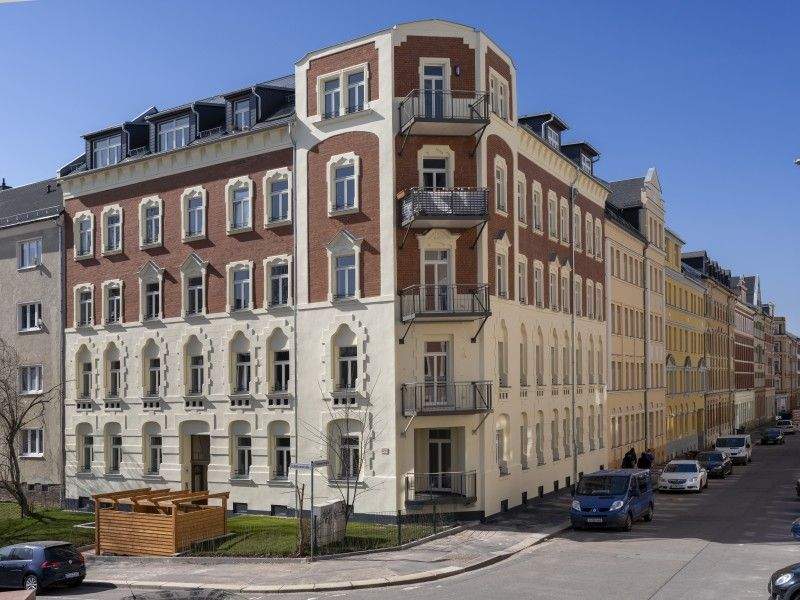 Helle 3 Zimmer-Wohnung im sanierten Altbau mit Fußbodenheizung und Parkett!