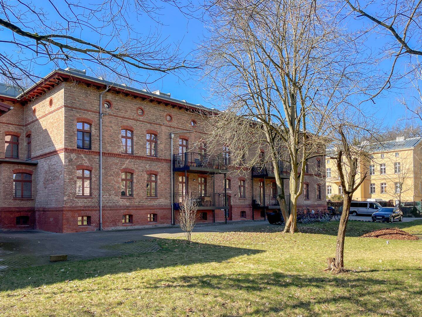 Charmante 3-Zimmer-Wohnung mit Ostbalkon & Stellplatz – Potsdam – Bild 1 von 9