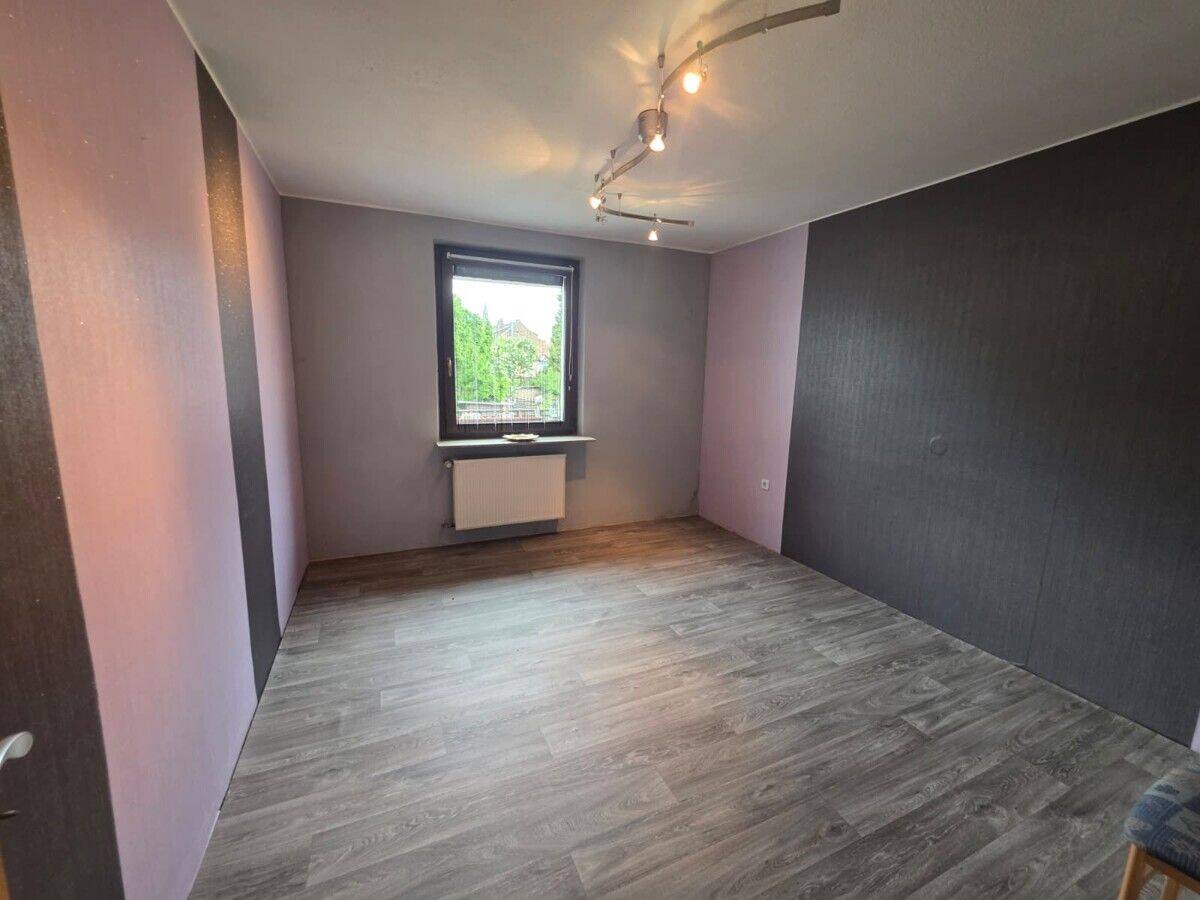 RESERVIERT! Zweifamilienhaus für Selbstnutzer und Vermieter mit Garten und einer Garage – Saarbrücken – Vorschaubild 9