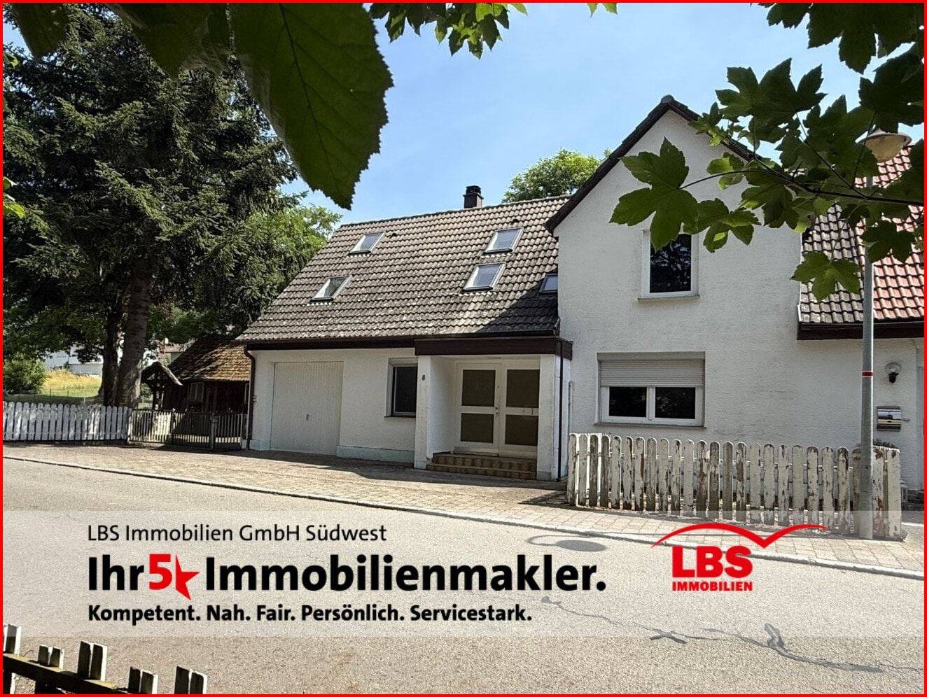Willkommen Zuhause! Hübsche DHH in zentraler Lage mit großem Garten, Garage und ganz viel Grün