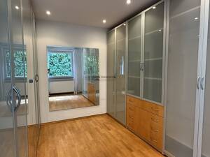 Schönes Einfamilienhaus mit zwei Garagen, eigener Zufahrt und tollem Grundstück! – 58093 Hagen – Vorschaubild 7