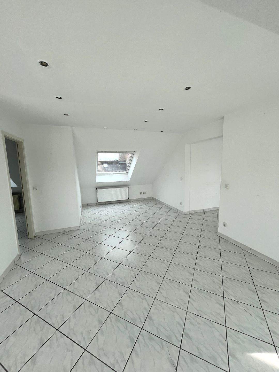 2,5-ZKB Dachgeschosswohnung im Nauwieser Viertel – Rotenbergstraße, Saarbrücken – Saarbrücken – Vorschaubild 3