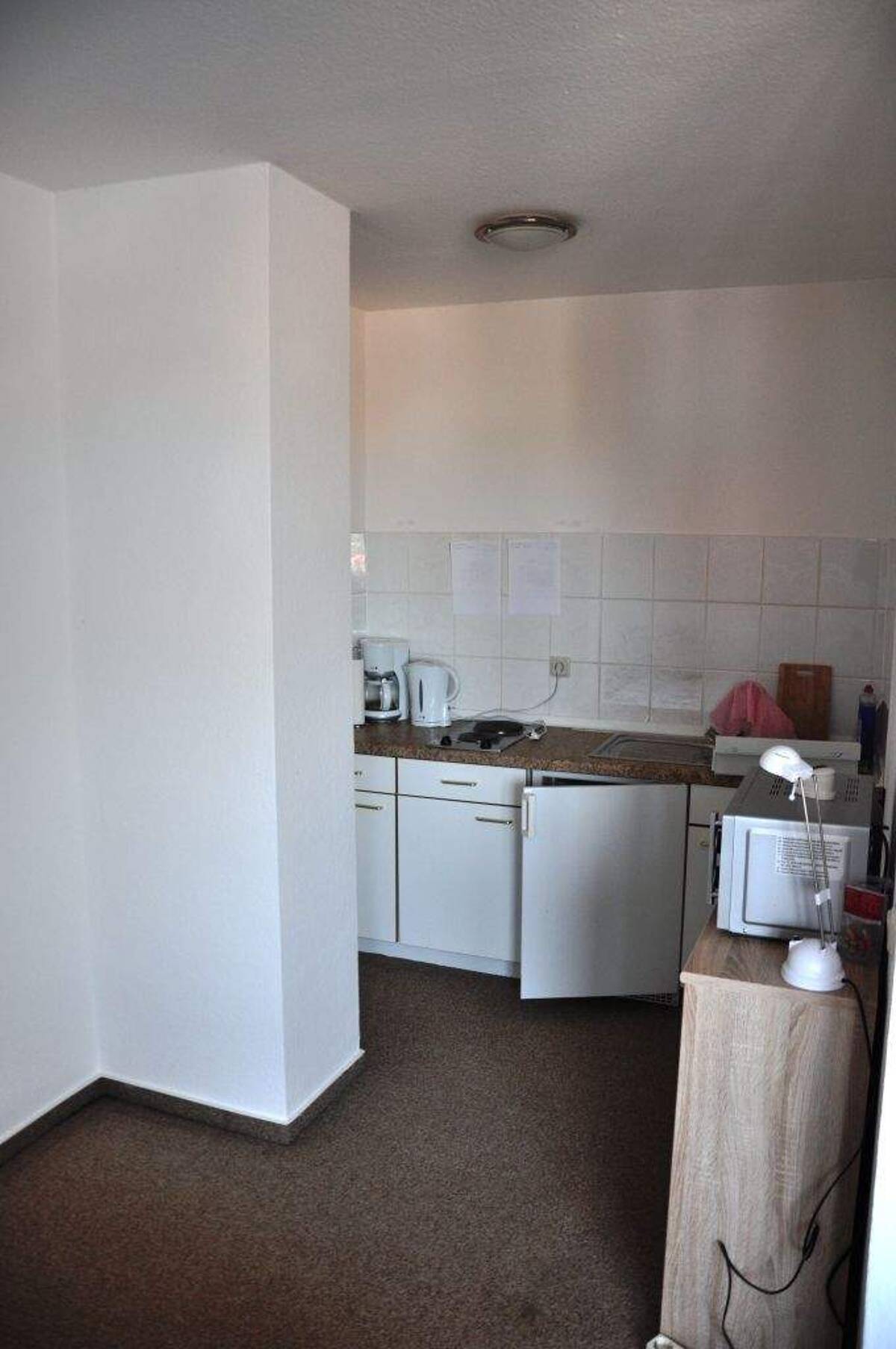 1 Zi Apartement mit Bad im DG frei Ap 36 – 7751 Jena – Bild 1 von 3