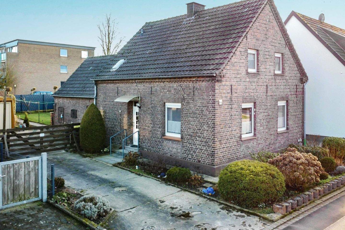 Freistehendes Stadthaus mit schönem Garten im Zentrum von Xanten – Xanten – Bild 1 von 9