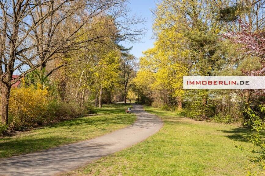 IMMOBERLIN.DE - Herrliche Aussichten! Dachgeschosswohnung mit privater Sonnenterrasse & Stellplatz – Berlin – Vorschaubild 7